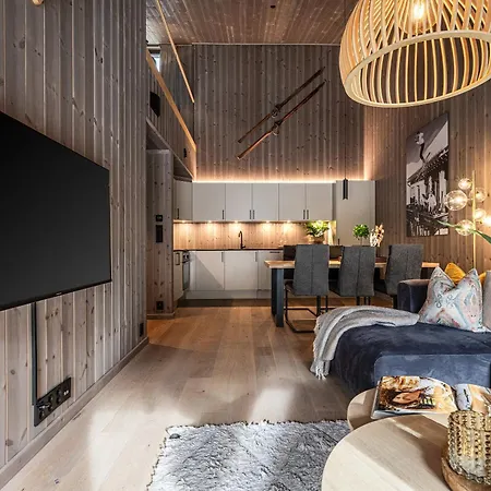 Penthouse With Large Rooftop Terrace, In-ski Out In Apartamento *