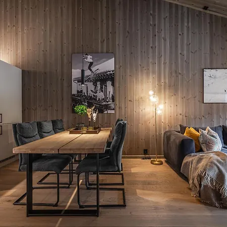 Penthouse With Large Rooftop Terrace, In-ski Out In