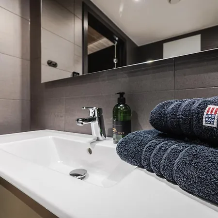 Penthouse With Large Rooftop Terrace, In-ski Out In